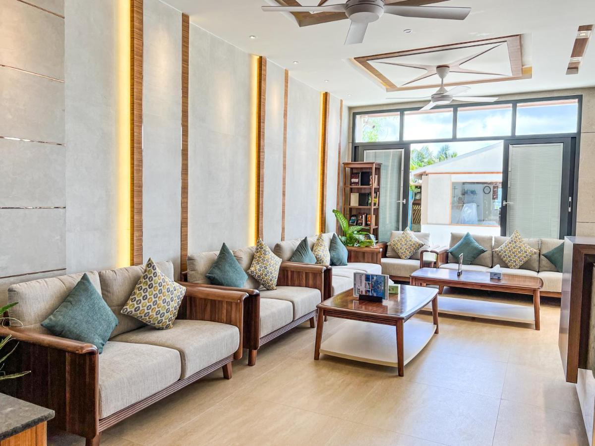 Triton Prestige Seaview And Spa Maafushi Exterior photo