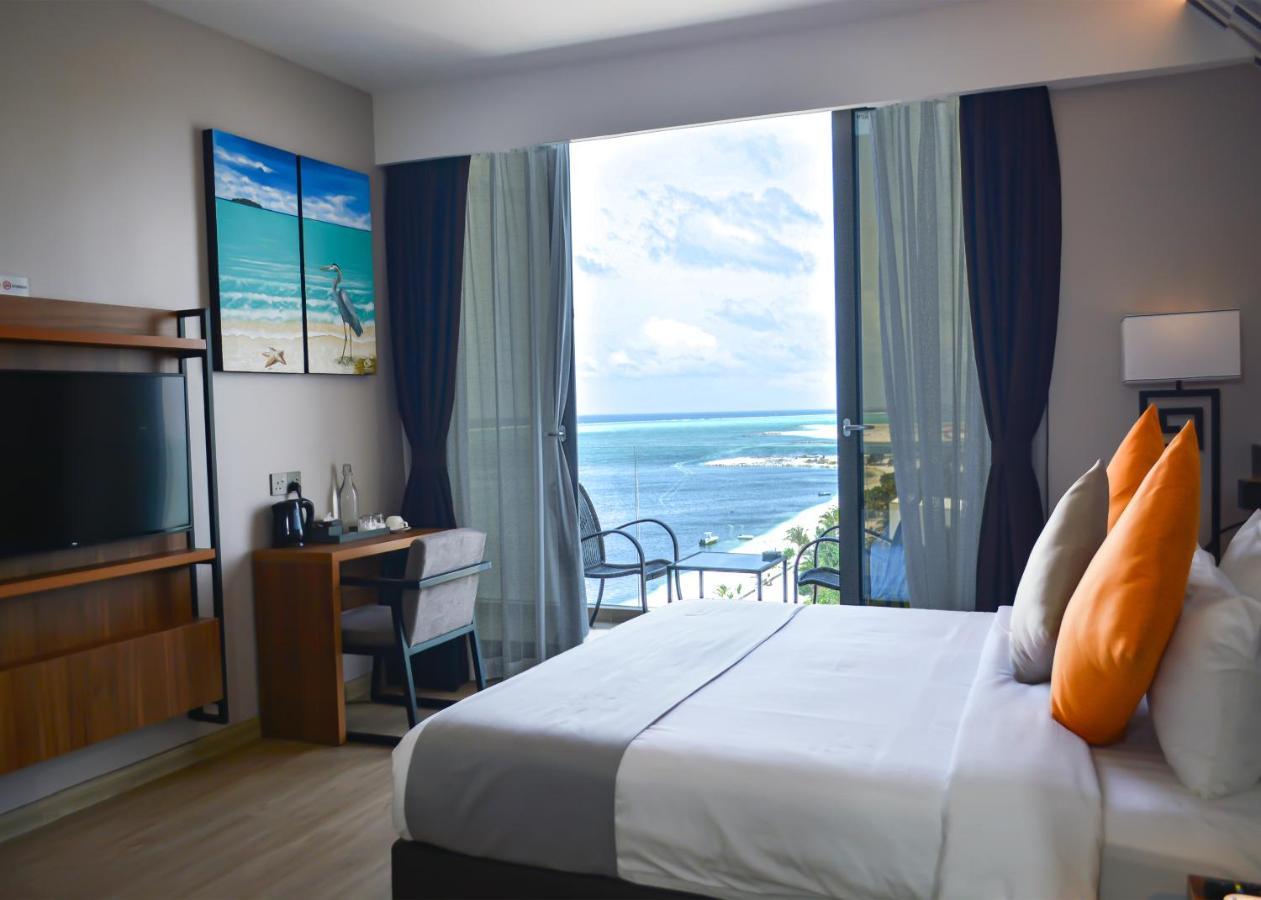 Triton Prestige Seaview And Spa Maafushi Exterior photo