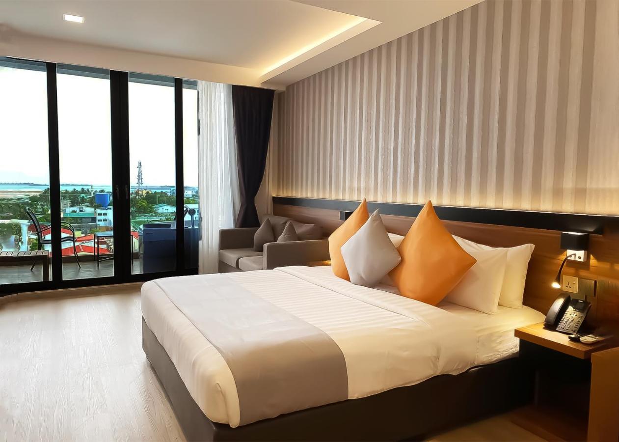Triton Prestige Seaview And Spa Maafushi Exterior photo
