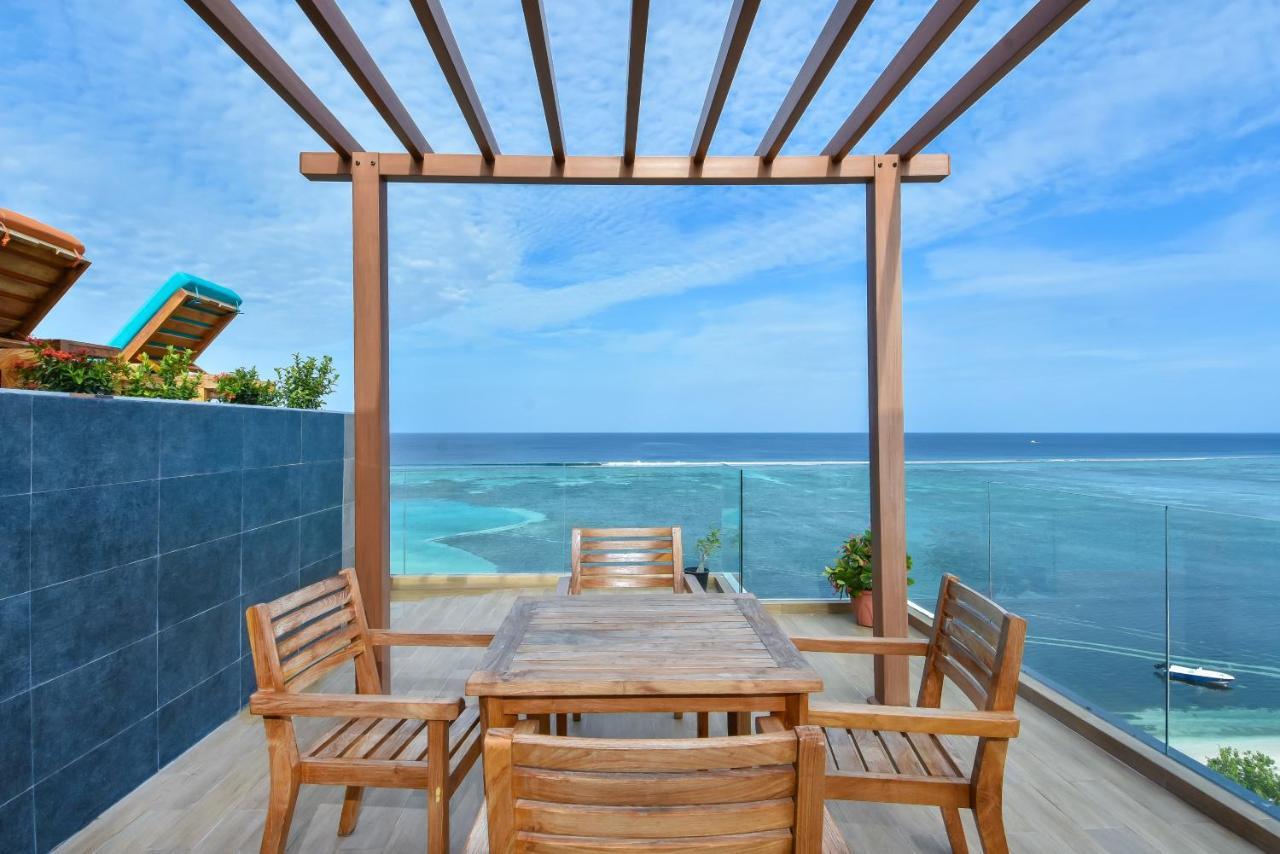 Triton Prestige Seaview And Spa Maafushi Exterior photo