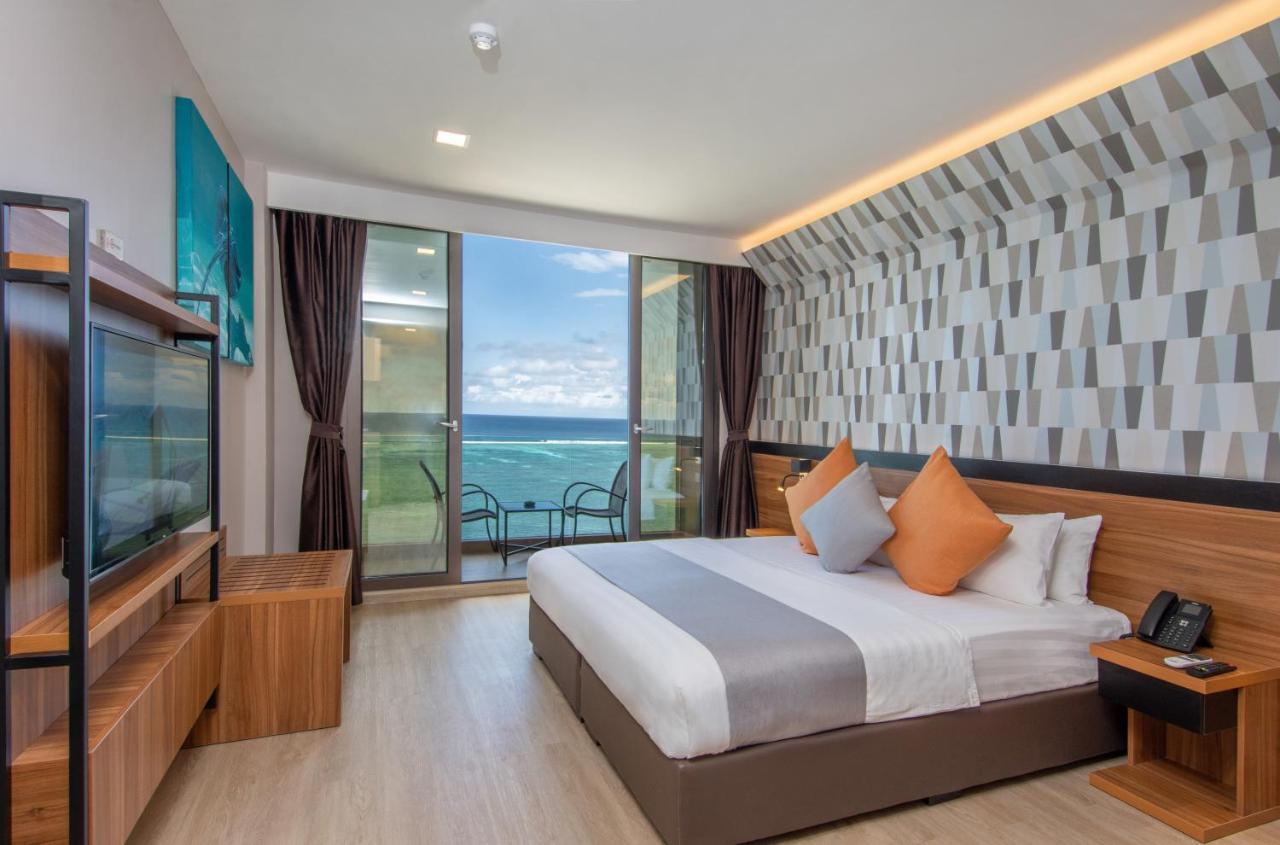 Triton Prestige Seaview And Spa Maafushi Exterior photo