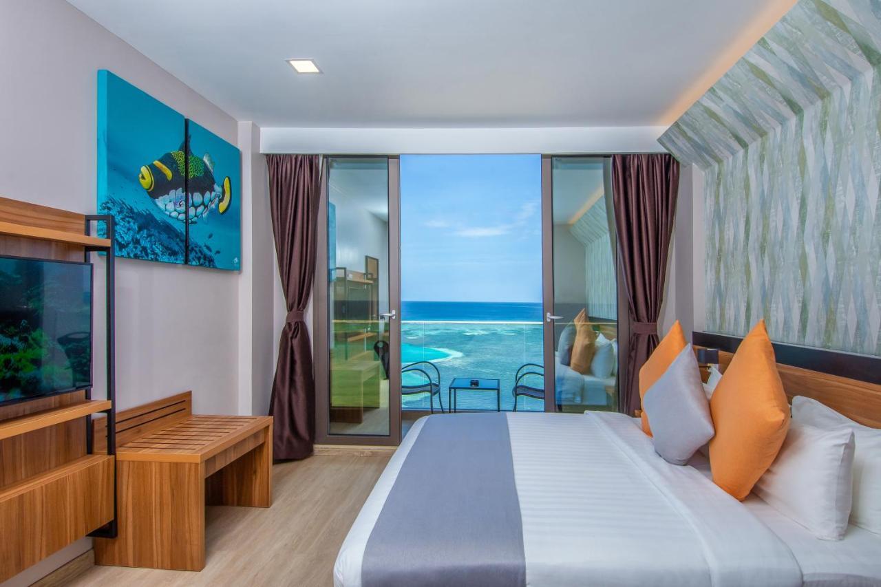 Triton Prestige Seaview And Spa Maafushi Exterior photo