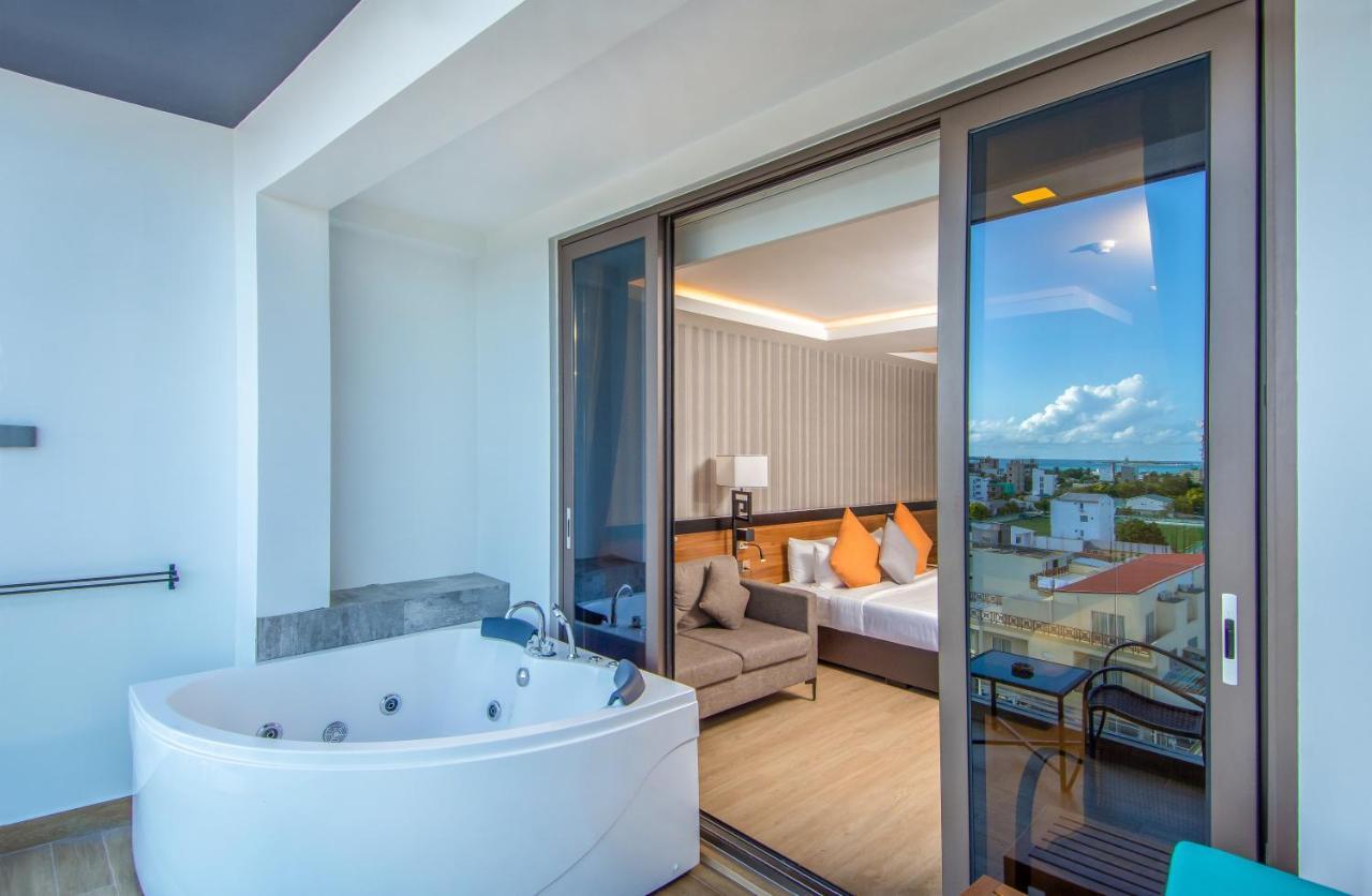 Triton Prestige Seaview And Spa Maafushi Exterior photo