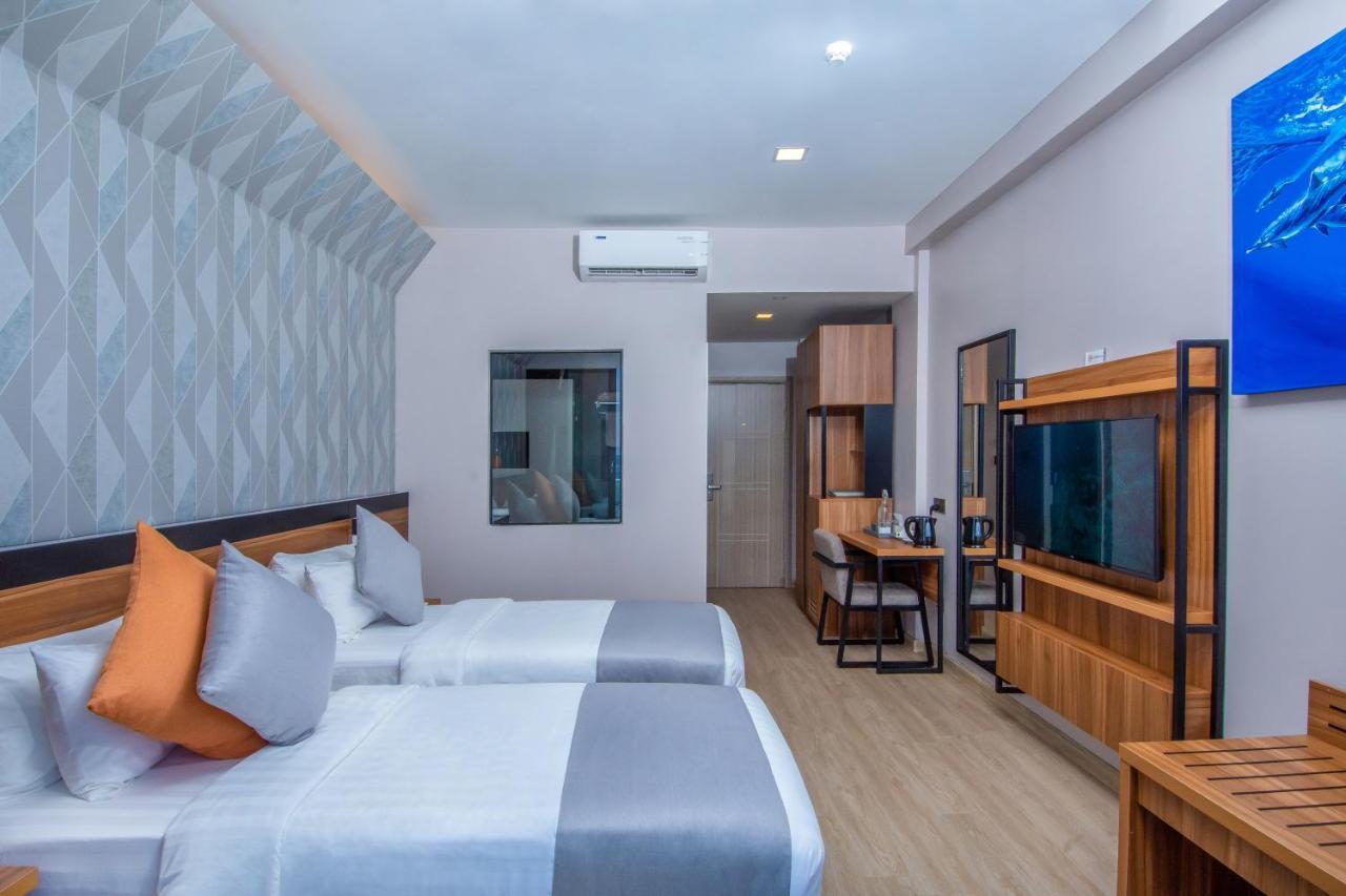 Triton Prestige Seaview And Spa Maafushi Exterior photo