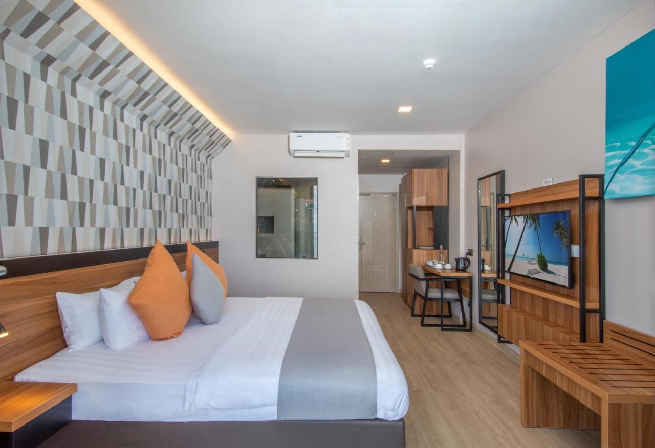 Triton Prestige Seaview And Spa Maafushi Exterior photo