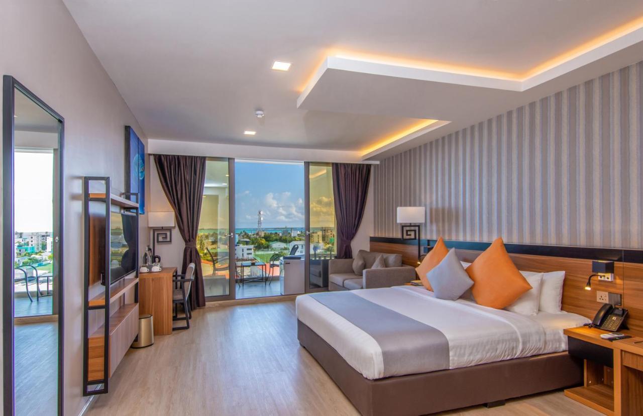 Triton Prestige Seaview And Spa Maafushi Exterior photo