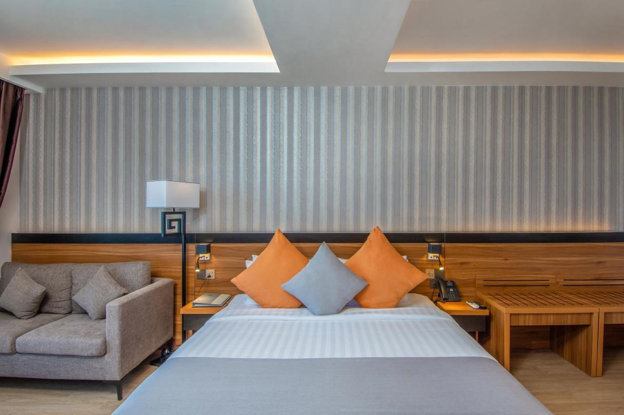 Triton Prestige Seaview And Spa Maafushi Exterior photo